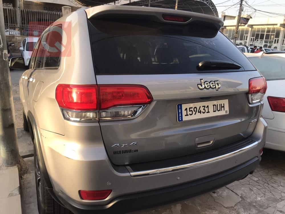 جیپ گراند شیرۆکی